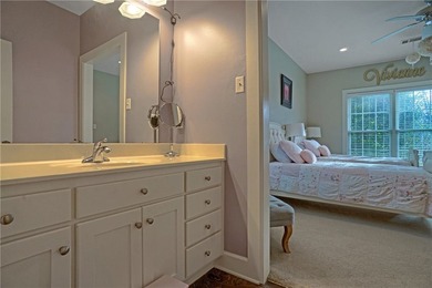 Homes that offer location, elegance, and space don't come up - photo 21