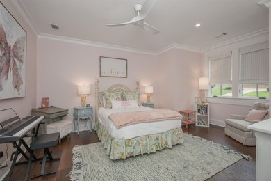 Approximately 7,200 Sq. Ft. | 6 Bedrooms | 5 Full Baths | 2 Half - photo 30
