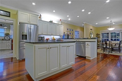 Homes that offer location, elegance, and space don't come up - photo 31