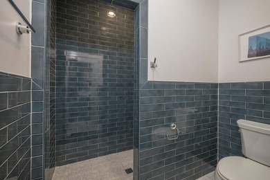 Approximately 7,200 Sq. Ft. | 6 Bedrooms | 5 Full Baths | 2 Half - photo 34