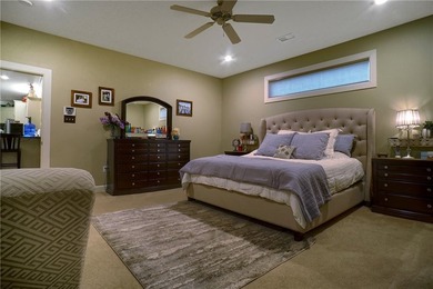 Homes that offer location, elegance, and space don't come up - photo 41