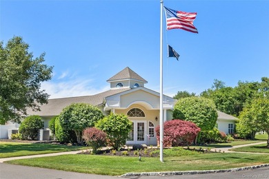 Welcome to Sunken Pond Estates, a sought-after gated 55+ - photo 2