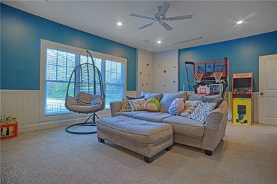 Homes that offer location, elegance, and space don't come up - photo 48