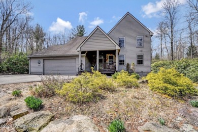 Tamaque Lake / Pinecrest Lake Home For Sale in Pocono Pines Pennsylvania
