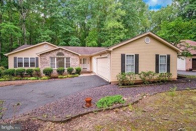 Welcome to 1011 Eastover Pkwy, where effortless one level living - photo 2