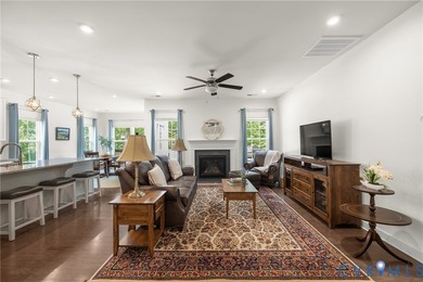 Welcome to this beautifully maintained 3-bedroom, 2.5-bath home - photo 8