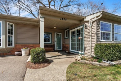 Lake Home Sale Pending in Waterford, Michigan