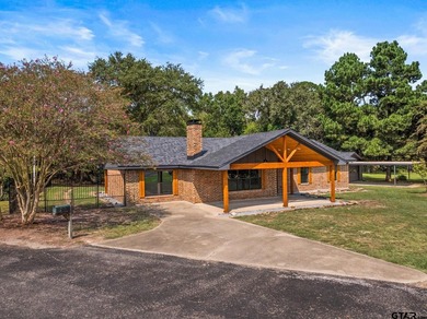 Nestled in the sought-after Swannerland subdivision near Lake - photo 2