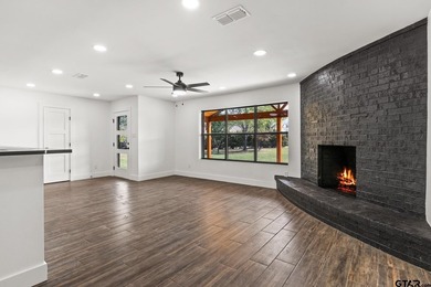 Nestled in the sought-after Swannerland subdivision near Lake - photo 6