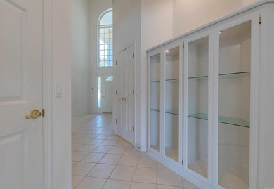 Stunning Lakefront Retreat on a Quiet Cul-de-Sac Wake up every - photo 7