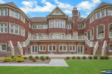 Welcome to an exceptional newly gut-renovated stone colonial - photo 1