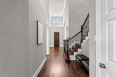 Welcome to this beautiful, gorgeous, elegantly updated residence - photo 8