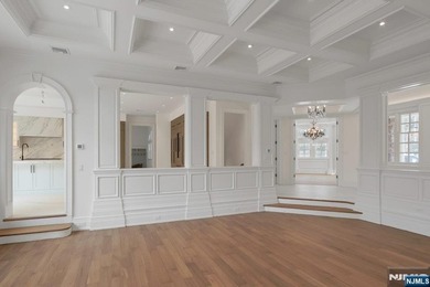 Welcome to an exceptional newly gut-renovated stone colonial - photo 10