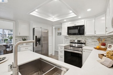 This is it! Rare end-unit townhome that lives like a - photo 16