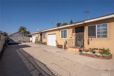 Welcome to this charming TRIPLEX located at 1405 Lagoon Ave in - photo 1