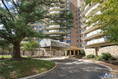 Large bright two bedroom unit in highly desirable Hathaway - photo 1