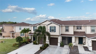 Lake Townhome/Townhouse For Sale in North Fort Myers, Florida