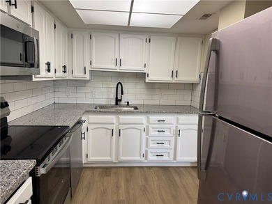 Large bright two bedroom unit in highly desirable Hathaway - photo 6