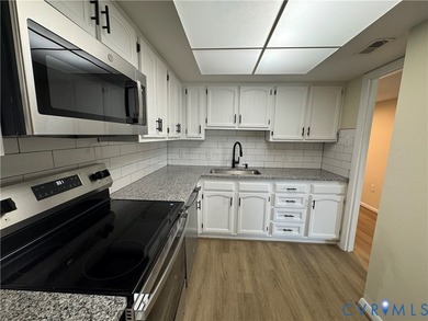 Large bright two bedroom unit in highly desirable Hathaway - photo 8