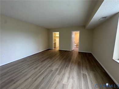 Large bright two bedroom unit in highly desirable Hathaway - photo 10