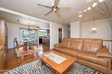 Home Sweet Home! Beautiful 3 Bed 2.5 Bath Expanded Bi-Level with - photo 5