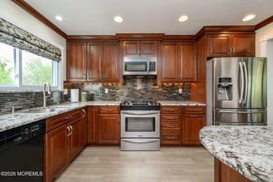 Home Sweet Home! Beautiful 3 Bed 2.5 Bath Expanded Bi-Level with - photo 9