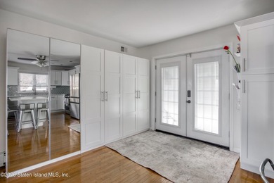 Welcome to 4 Sophia Lane - minutes from the Verrazano Bridge - photo 11