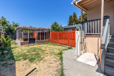 Renovated duplex with both units tenant-occupied, Each unit - photo 12