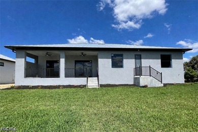 This extraordinary NEW CONSTRUCTION 3 bedroom (+ den), 2 bath - photo 4