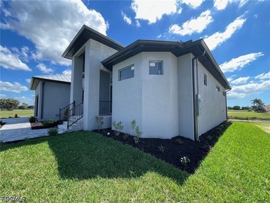 This extraordinary NEW CONSTRUCTION 3 bedroom (+ den), 2 bath - photo 6