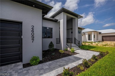 This extraordinary NEW CONSTRUCTION 3 bedroom (+ den), 2 bath - photo 7