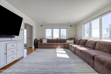Welcome to 4 Sophia Lane - minutes from the Verrazano Bridge - photo 17