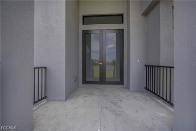 This extraordinary NEW CONSTRUCTION 3 bedroom (+ den), 2 bath - photo 8