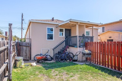 Renovated duplex with both units tenant-occupied, Each unit - photo 26
