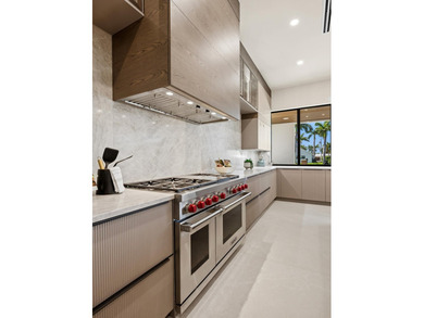 Luxury redefined in this newly constructed waterfront estate - photo 27