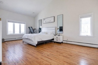 Welcome to 4 Sophia Lane - minutes from the Verrazano Bridge - photo 31