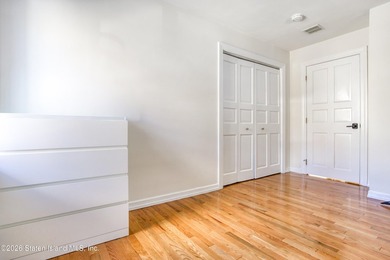 Welcome to 4 Sophia Lane - minutes from the Verrazano Bridge - photo 36