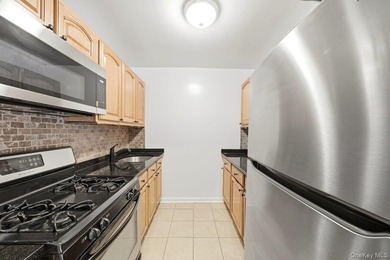 Welcome to effortless living in the heart of the highly - photo 8