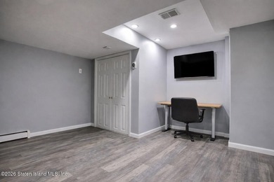 Welcome to 4 Sophia Lane - minutes from the Verrazano Bridge - photo 39