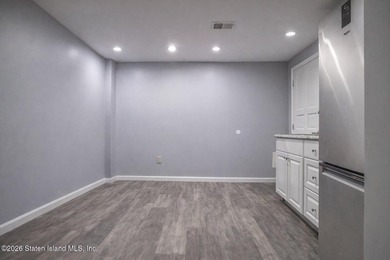 Welcome to 4 Sophia Lane - minutes from the Verrazano Bridge - photo 40