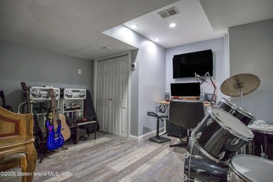 Welcome to 4 Sophia Lane - minutes from the Verrazano Bridge - photo 42
