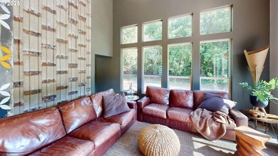 This expansive 2,188 sq. ft. home in Gold Beach, Oregon, offers - photo 10