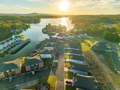 Make this Adorable Cottage in the Bayshore Cove Community your - photo 2