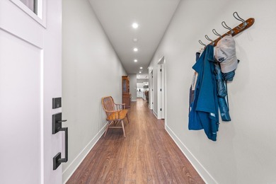 Make this Adorable Cottage in the Bayshore Cove Community your - photo 3
