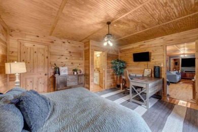 Smith Lake - A 3 bedroom and 2 bathroom rustic lake cottage just - photo 11