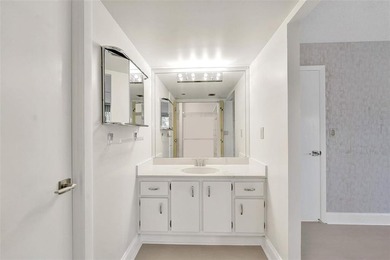 Priced to sell. This is your chance to own a rarely available - photo 15