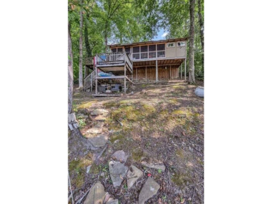 Smith Lake - A 3 bedroom and 2 bathroom rustic lake cottage just - photo 19