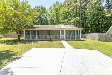 Harbour Town is wonderful neighborhood and this 3-bedroom - photo 1