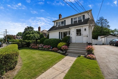 Welcome home to the highly sought-after Stephenson Park - photo 1