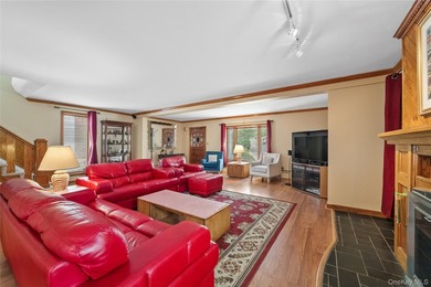 Welcome home to the highly sought-after Stephenson Park - photo 2